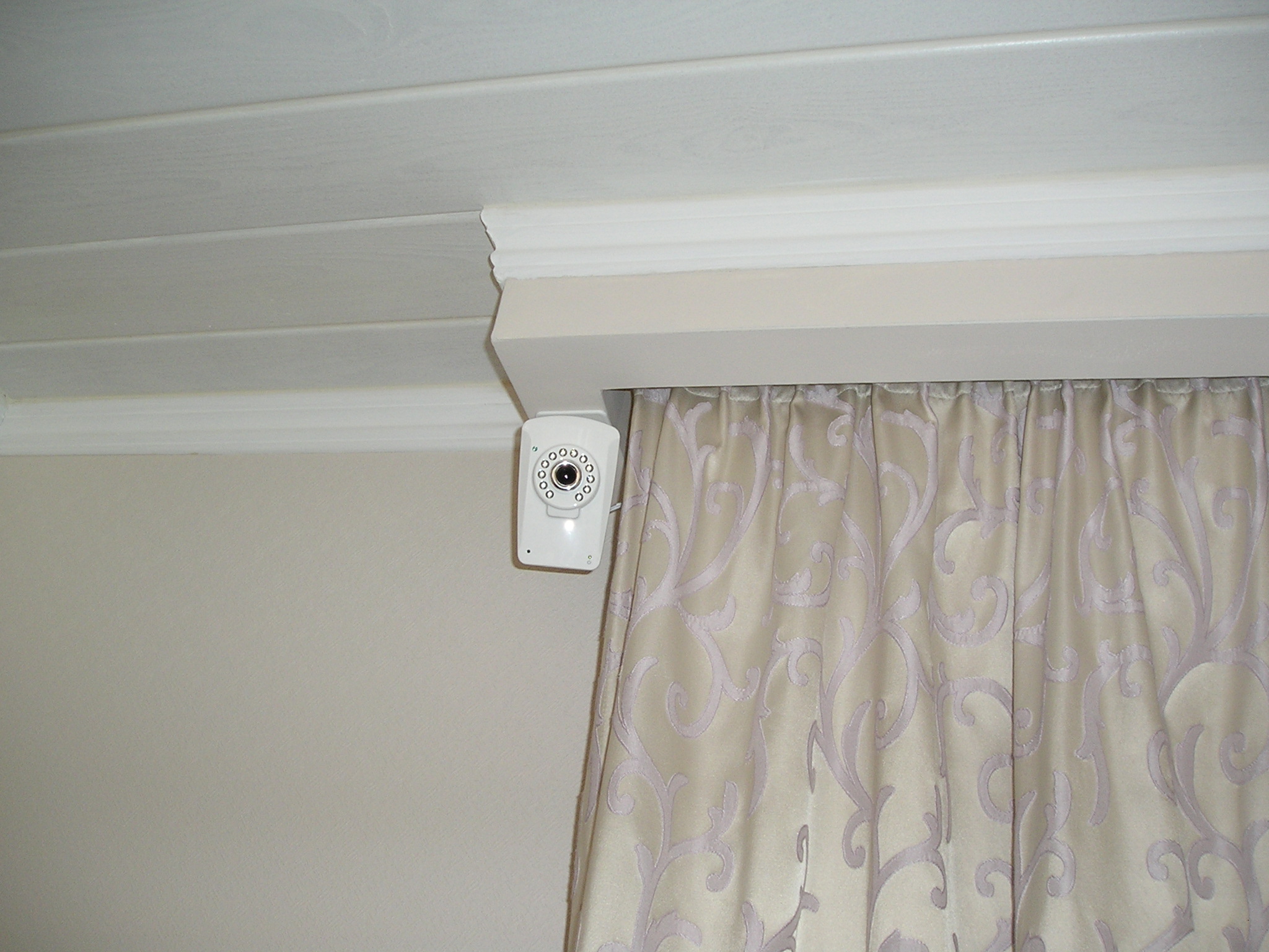 Установка беспроводной мегапиксельной Wi-Fi IP камеры Link NC223W-IR, монтаж камеры на карниз